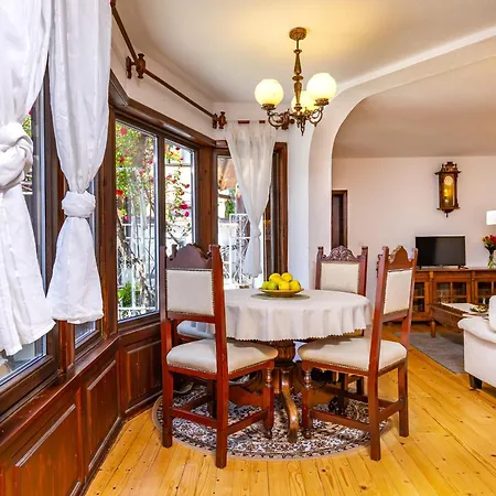 Penzion The House With The Piano 4*